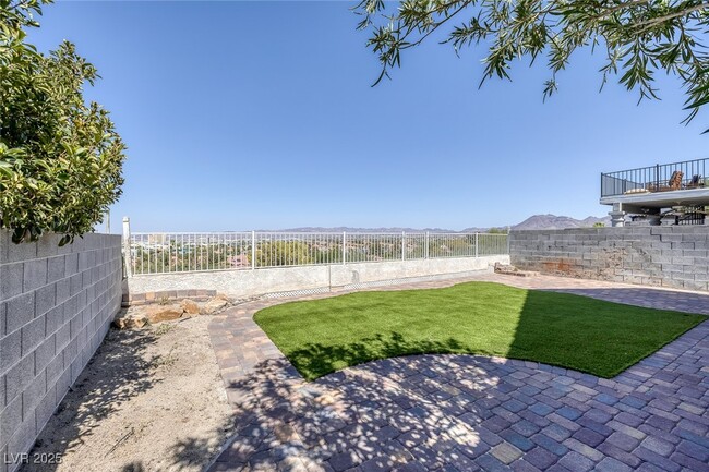 Building Photo - 1701 Duarte Dr