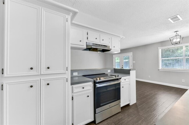 Building Photo - 206 Ron Cir