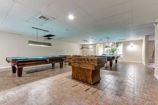 Building Photo - 5460 White Oak Ave