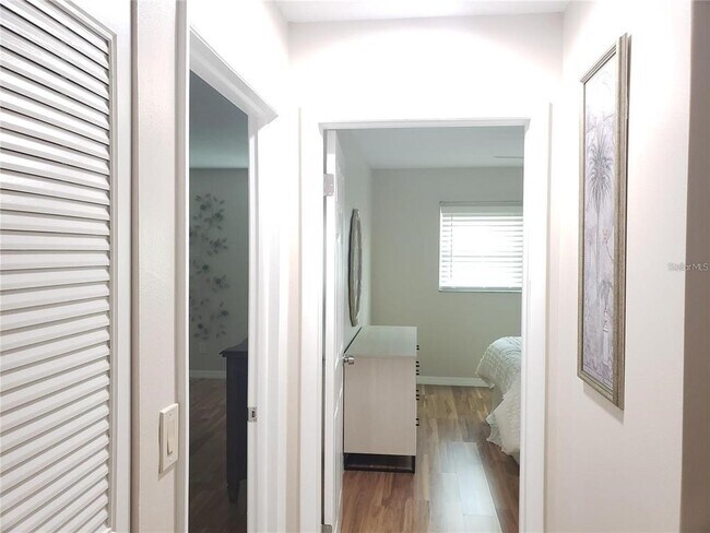 Building Photo - 206 Cedarwood Cir