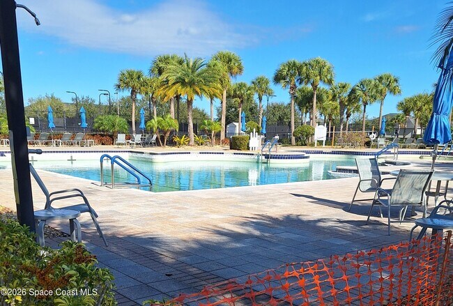 Building Photo - 3004 Savoy Dr