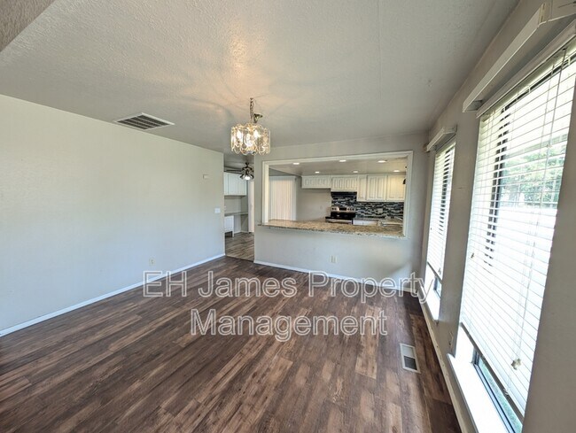 Building Photo - 8440 E 64th Pl