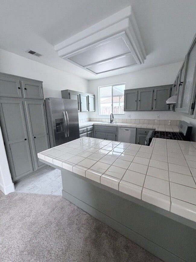 Building Photo - 10616 Petalo Dr