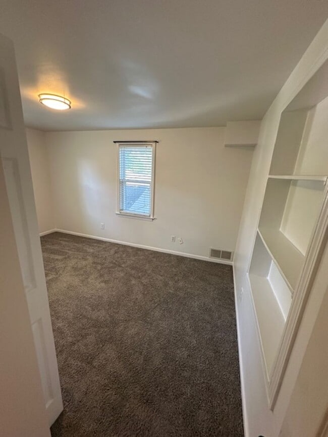 Building Photo - COMING SOON! 31807 W. Chicago, Livonia MI ...