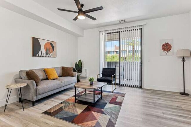 Building Photo - 6610 N 93rd Ave