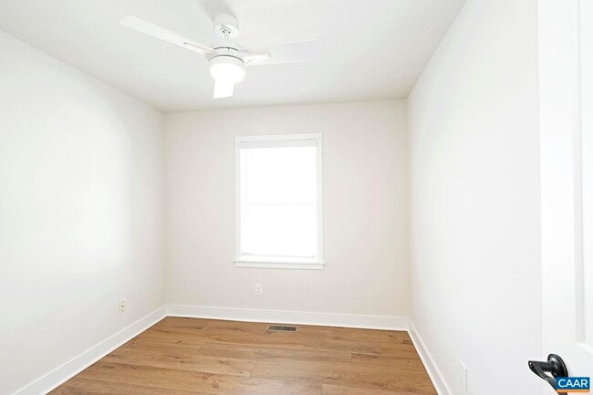 Building Photo - 917 Belmont Ave