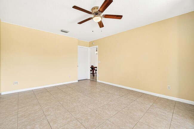 Building Photo - 7883 Blackwood Ln