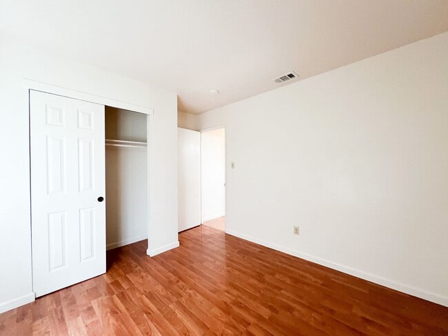 Building Photo - 4 Bedroom, 2 Bath Single Story Corner Lot Home in Rancho Cordova