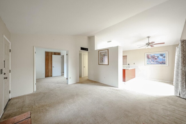 Building Photo - 102 W Concorda Dr