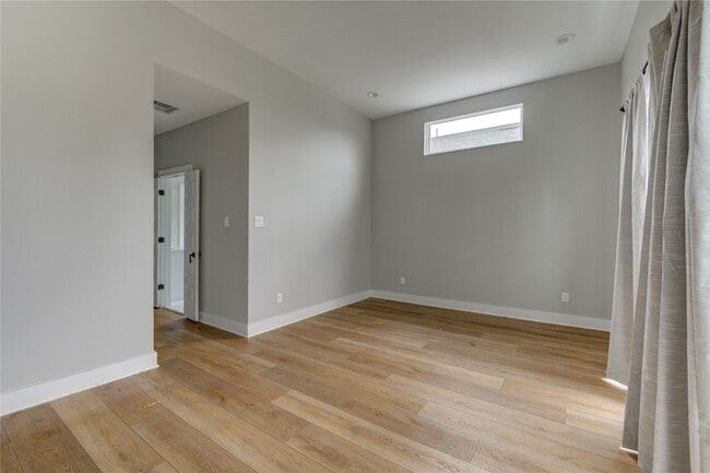 Building Photo - 4220 McKinley St