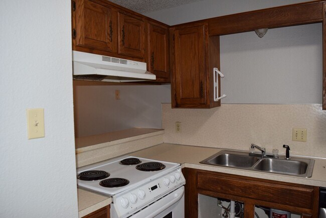 Building Photo - 121 Perth Ct