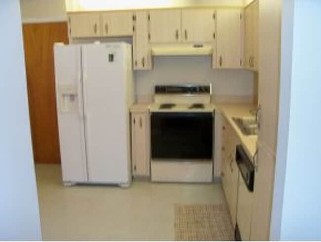 Building Photo - Spacious 3BR/2BA Home in Rainbow Acres – L...