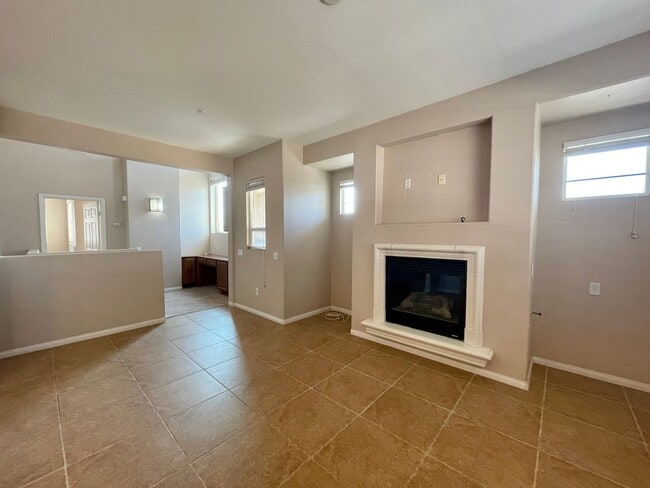 Building Photo - COMING SOON!!! 2 Bedroom 2 Bathroom 2 Story Condo in Palm Desert