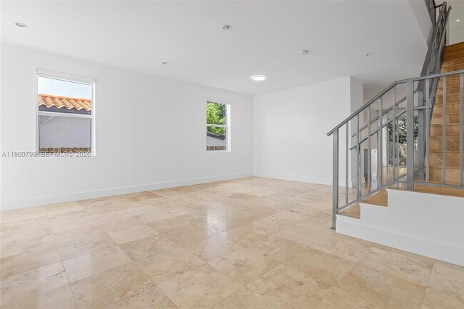 Building Photo - 2786 SW 34th Ave