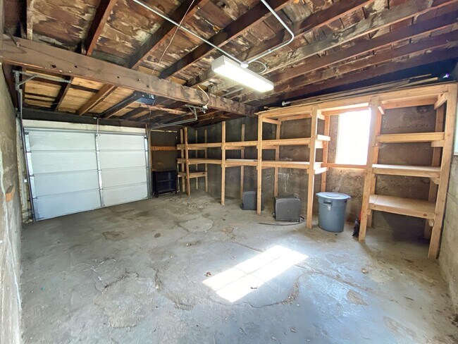 Building Photo - 2445 W 37th Ave