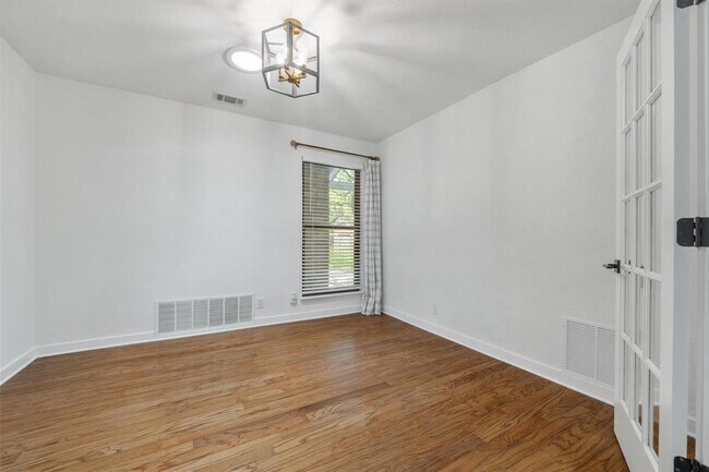 Building Photo - 6806 Edinburgh Cove