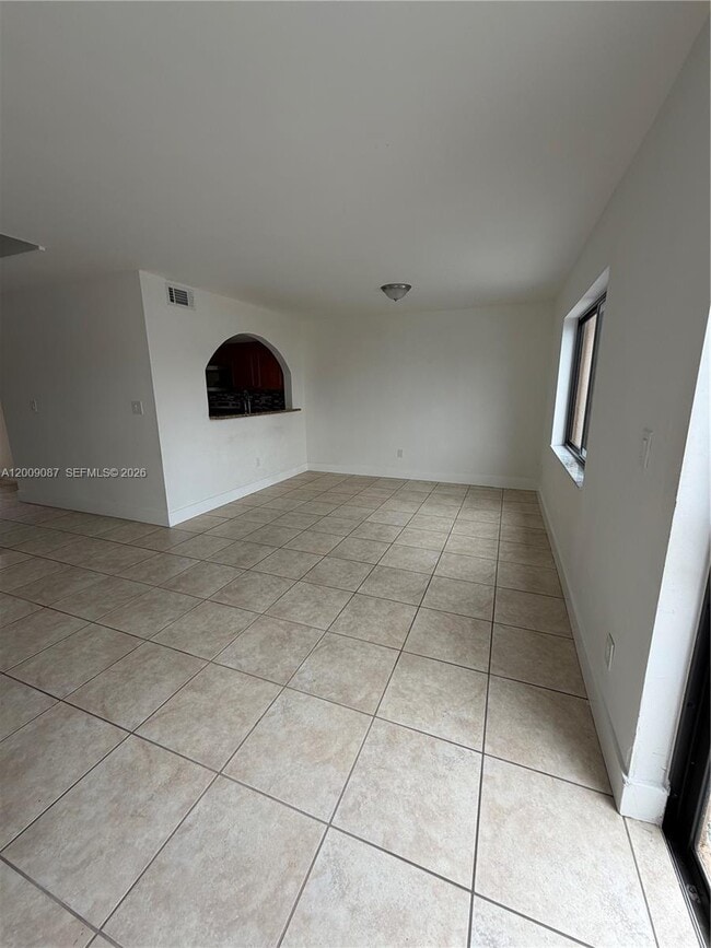 Building Photo - 857 W 41st St