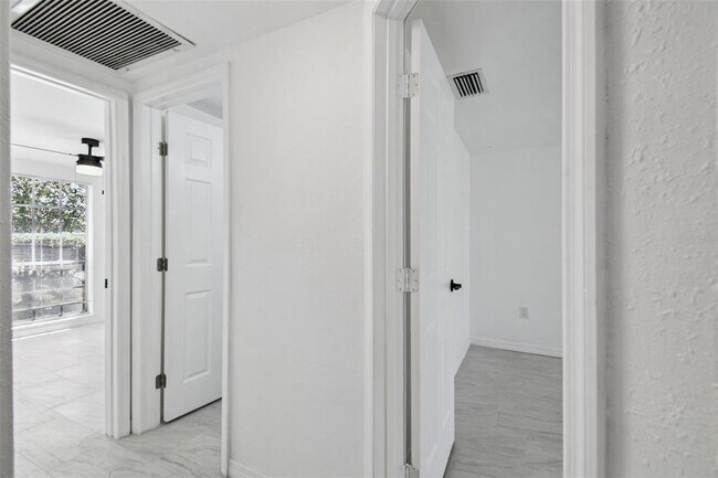 Building Photo - 3513 Landale Dr
