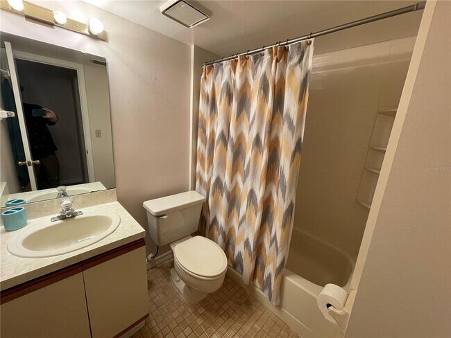 Building Photo - 1162 Carmel Cir