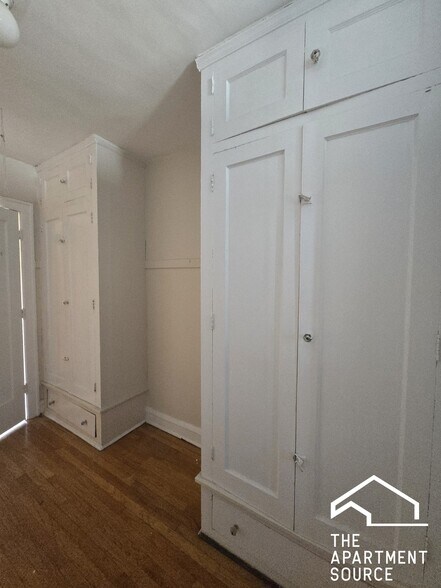 Building Photo - 909 Elmwood Ave