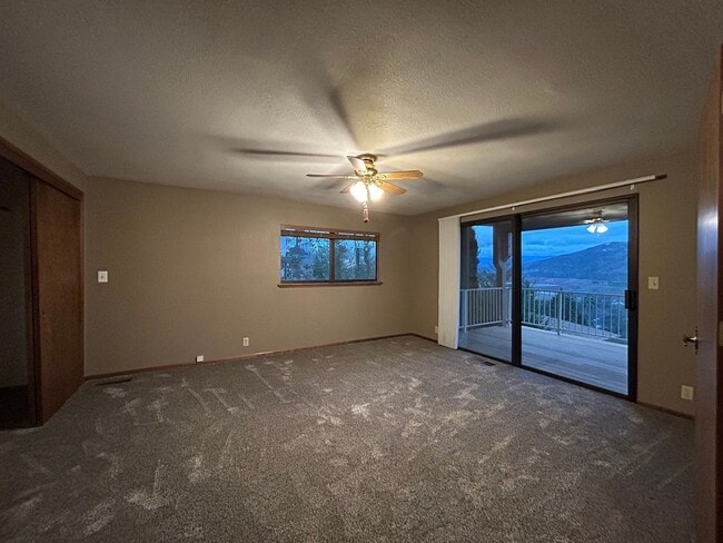 Building Photo - 6367 Woodman Dr