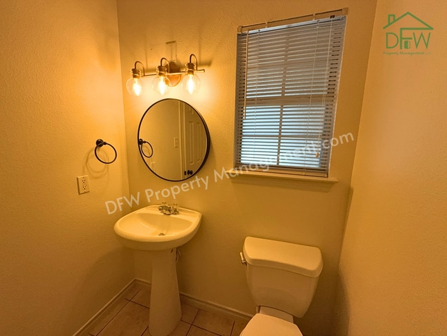 Building Photo - For Lease: Corner Townhome near DFW Airport - 3BR/2.5BA, Private Pool, Attached Garage, W/D Included