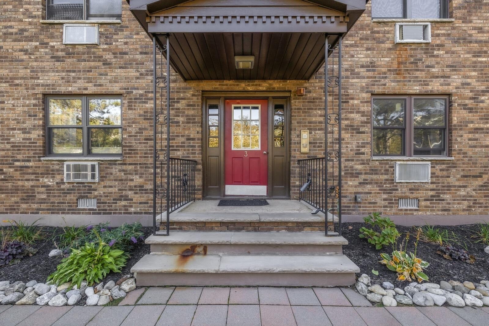 Building Photo - 729 10th St