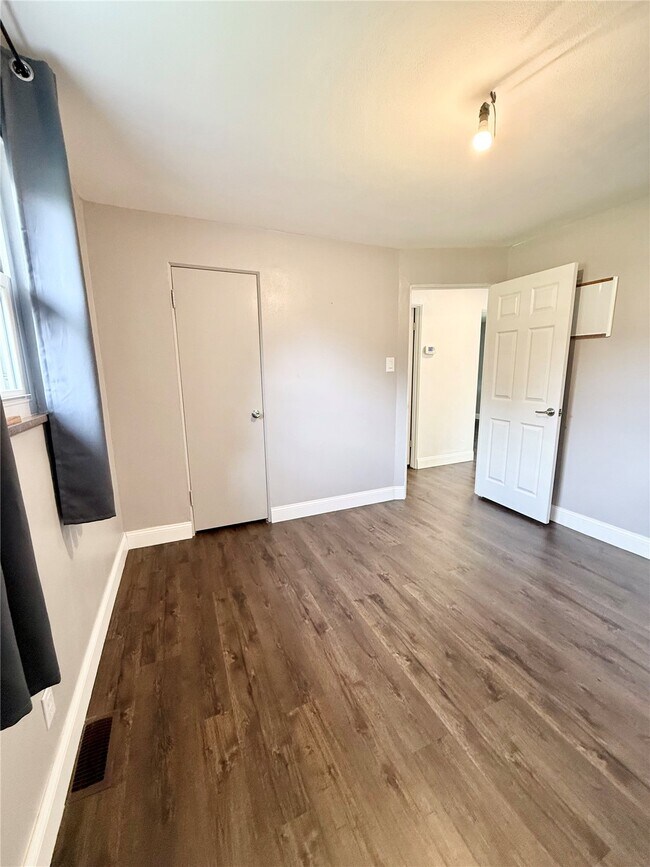 Building Photo - 76 Gatewood Ct