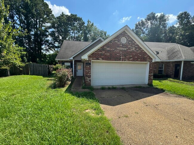 Primary Photo - 1215 Arbor Hill Dr