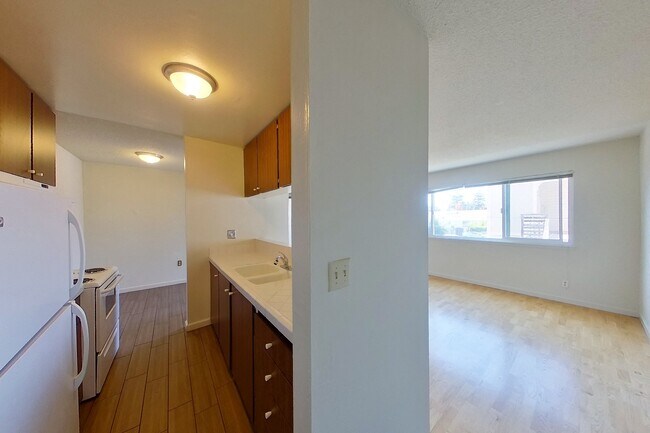 Floorplan - 2028 Dwight Way