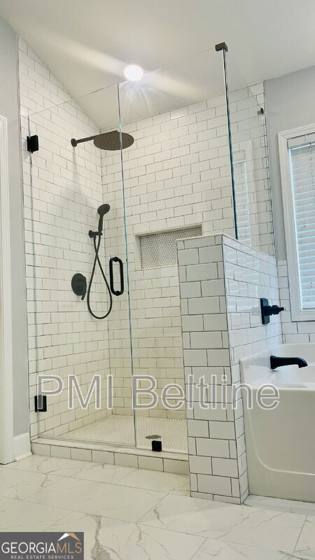 Building Photo - 4644 Creekside Cove