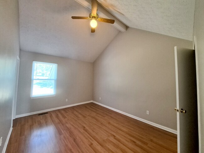 primary bedroom - 7641 Saundersville Rd