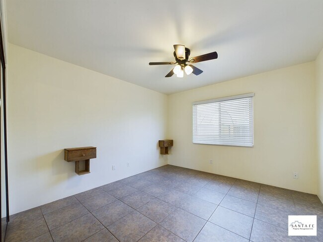 Building Photo - Single Level, Single Family Home Available...