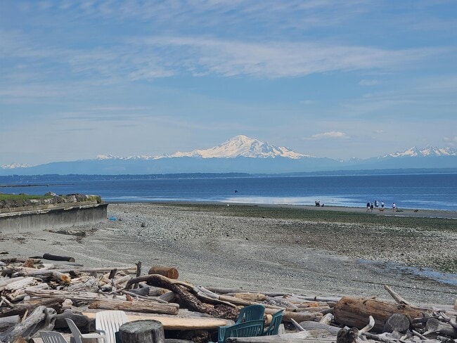 Building Photo - 1728 Edwards Dr