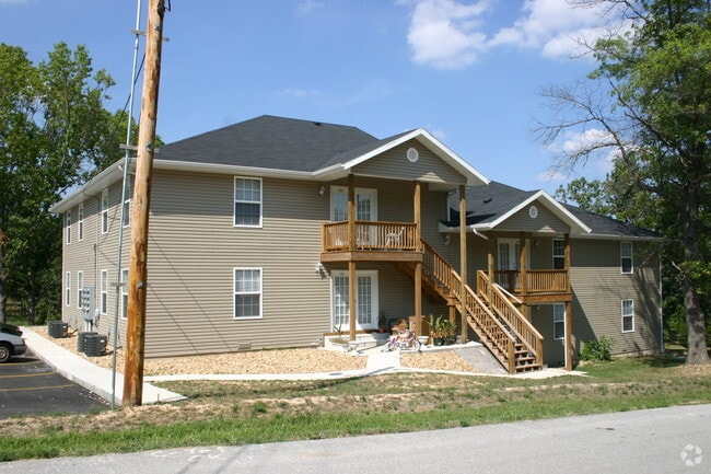 Primary Photo - 633 E Missouri