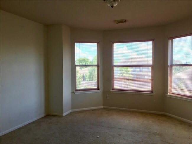 Building Photo - 3705 Eagles Nest St