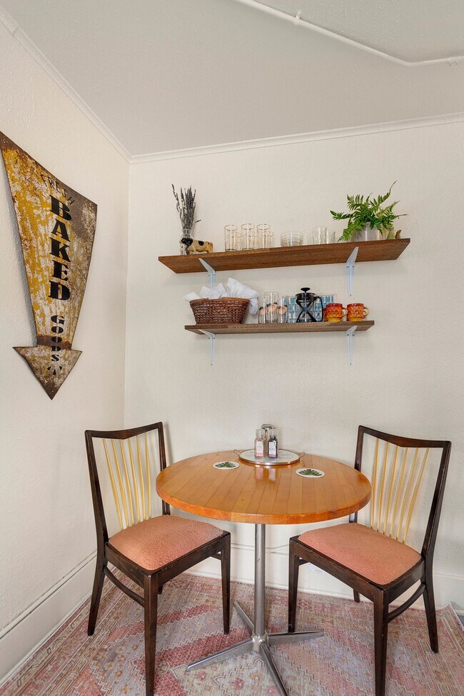 Building Photo - 110 W Meadow St