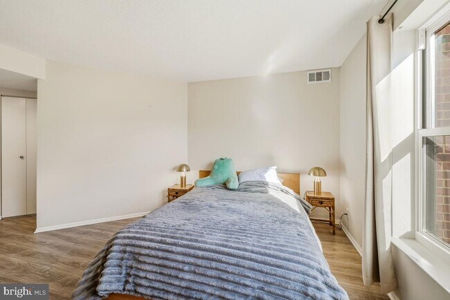 Building Photo - 2100 Langston Blvd.