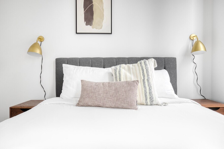 Building Photo - 201 N Garland Ct