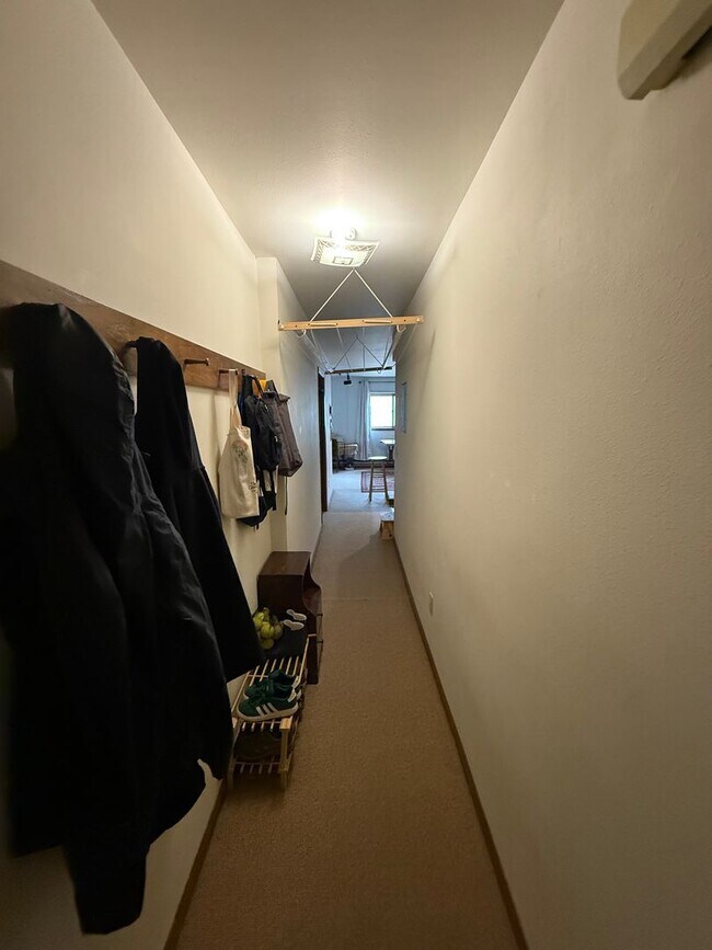 Building Photo - 1302 Mound St