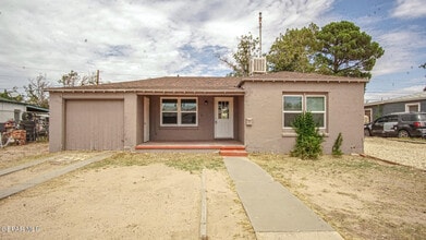 Building Photo - 125 Anita Cir