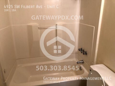 Building Photo - 4925 SW Filbert Ave