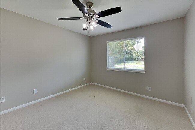 Building Photo - 26912 Castlecliff Ln