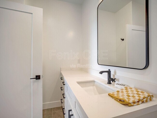 Building Photo - 775 W Coolidge St