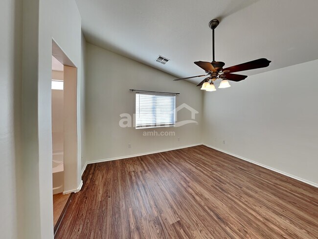Building Photo - 1811 W Desert Canyon Dr