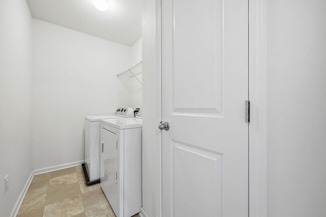 Building Photo - 448 Botanical Ct