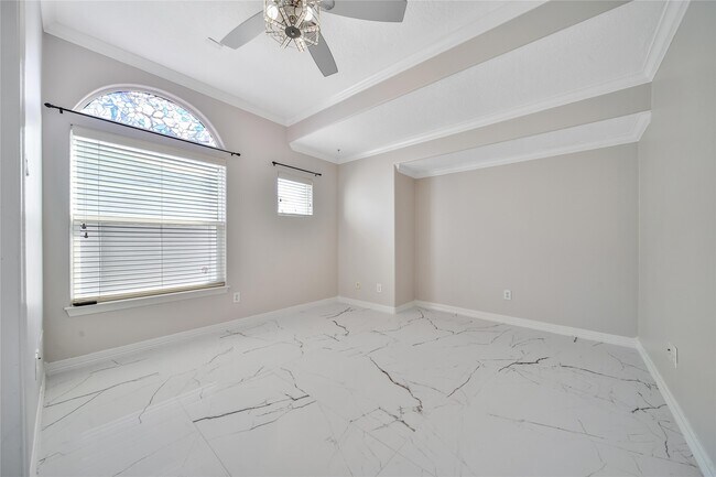 Building Photo - 1515 Hyde Park Blvd
