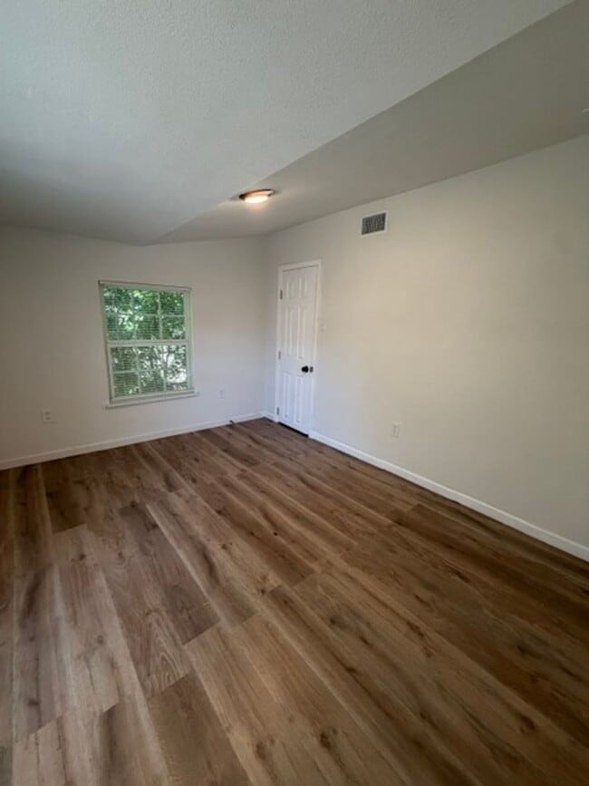 Building Photo - 2123 Burnett Ave