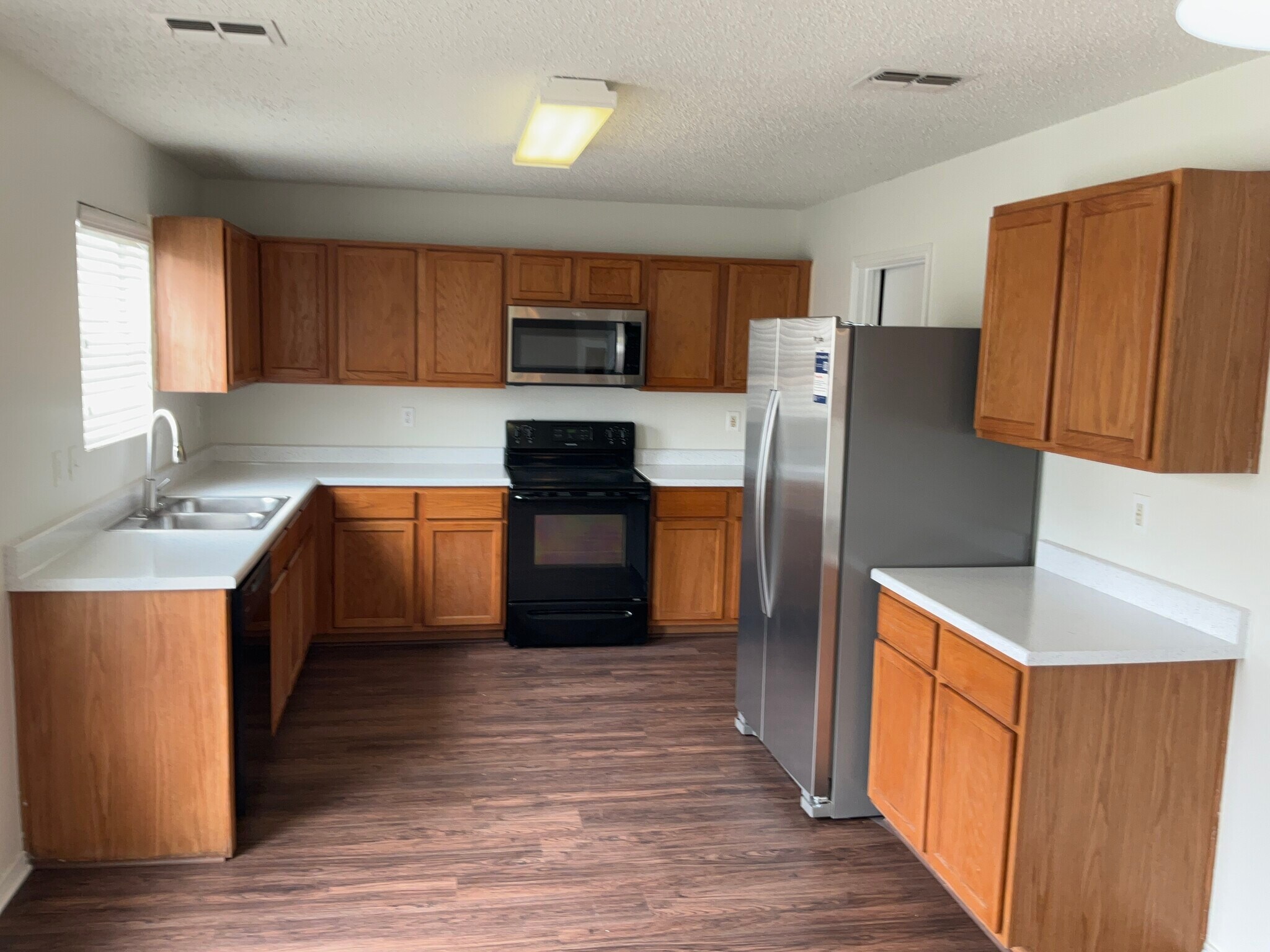 Building Photo - 8724 Hunters Creek Ct