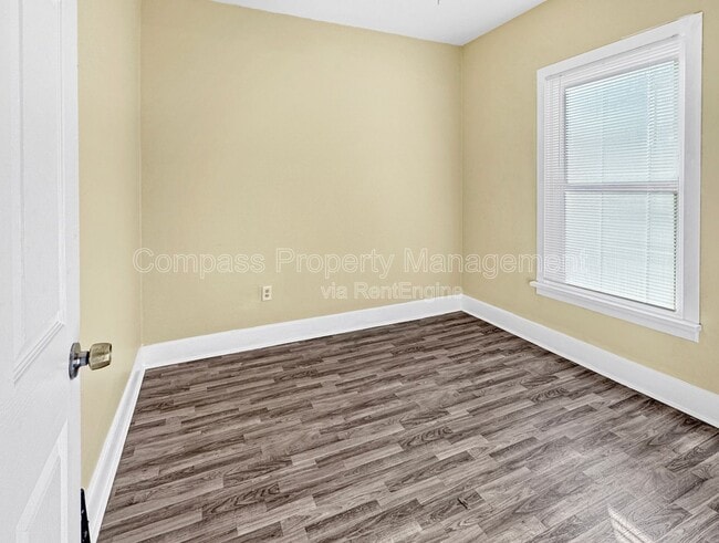 Building Photo - 644 Fulton St E